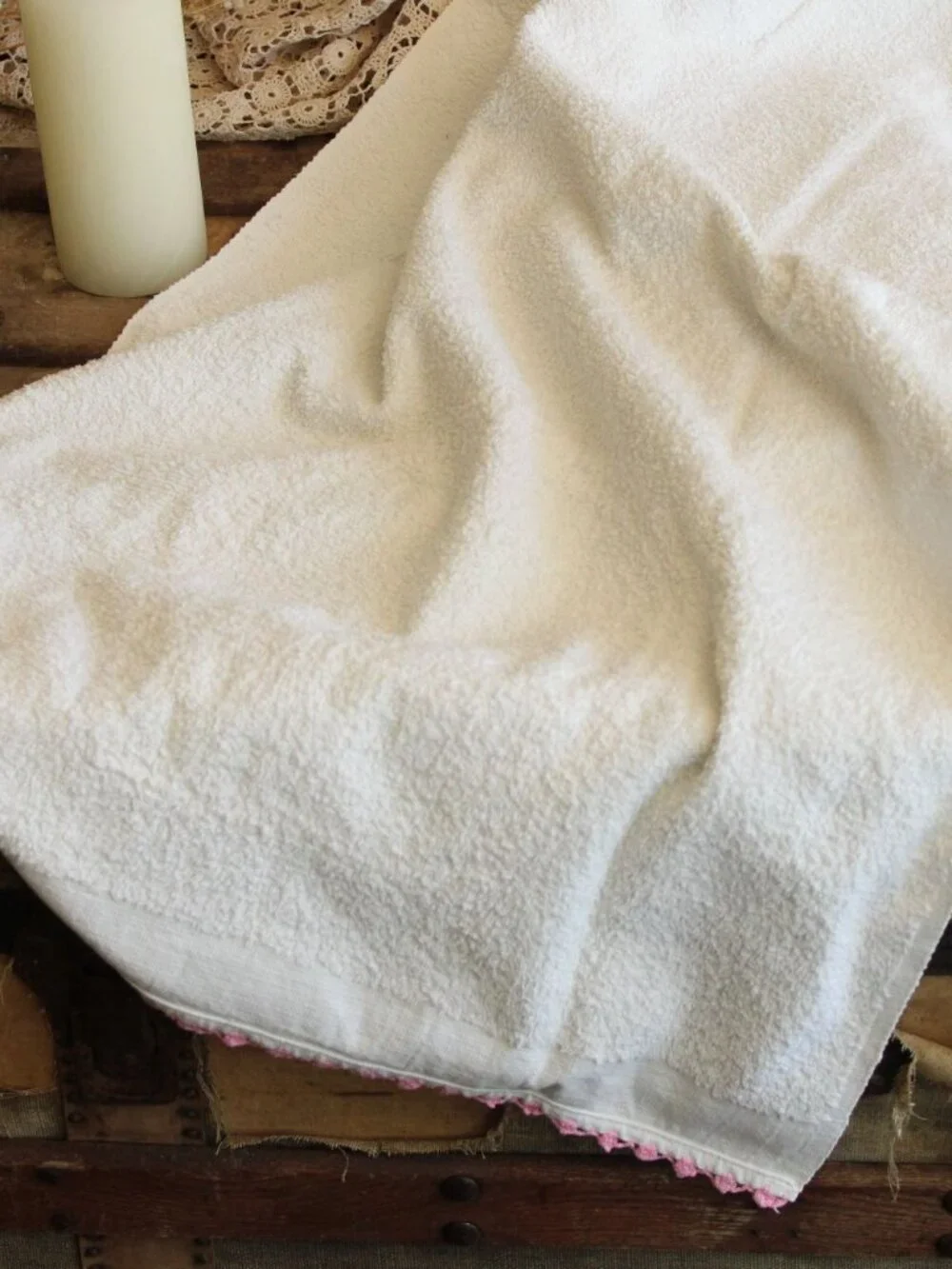 Vintage 1970s Bath Towel, Cone Terrycloth Towel With Crochet Flower Basket Pocke
